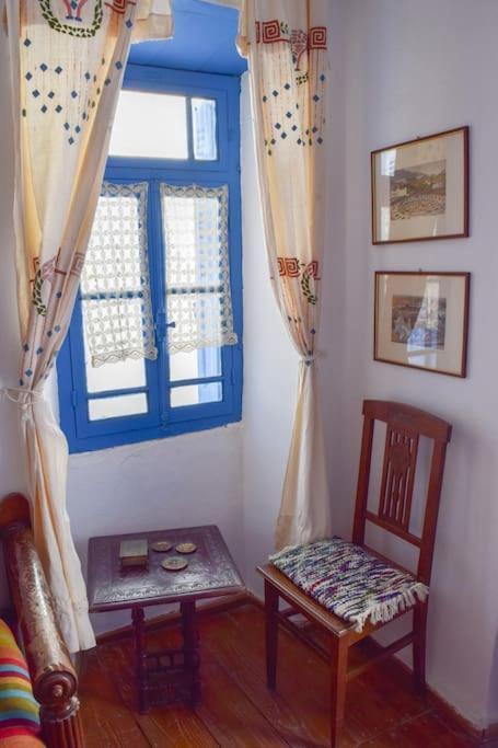 Το Πάνω Σπίτι Της Μαριάνθης Márpissa Exterior foto