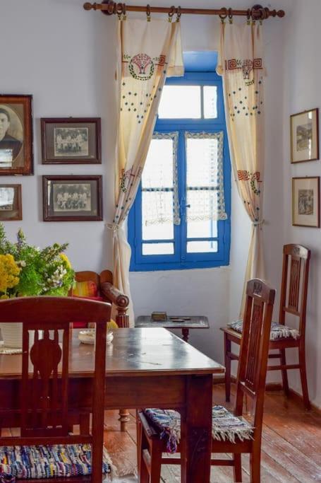 Το Πάνω Σπίτι Της Μαριάνθης Márpissa Exterior foto