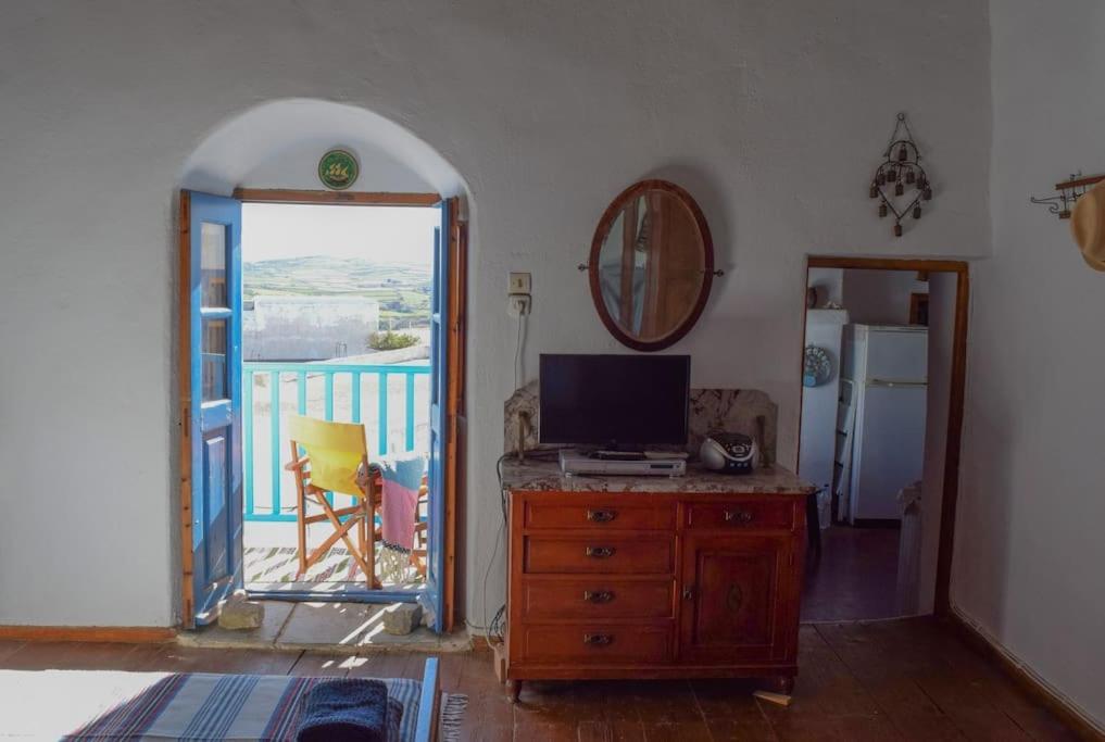 Το Πάνω Σπίτι Της Μαριάνθης Márpissa Exterior foto