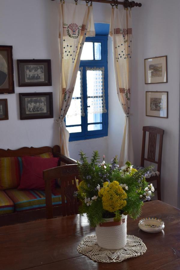 Το Πάνω Σπίτι Της Μαριάνθης Márpissa Exterior foto